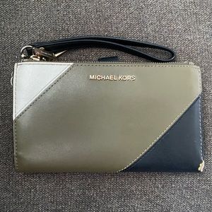 Michael Kors wristlet wallet